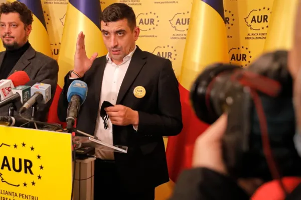 Asemănările dintre mitingul AUR și fosta securitate. Legăturile dintre partidul lui Simion și rezerviștii din sistemul de forță, dezvăluite de o serie de anchete