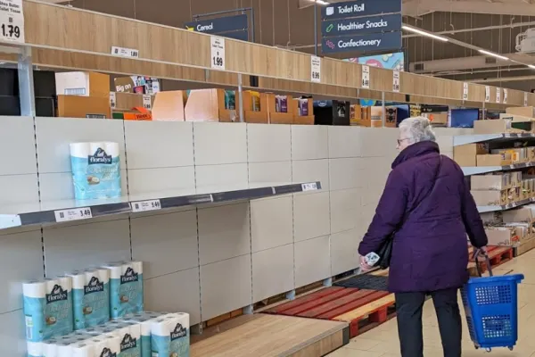 Premierul Ciolacu, după discuțiile cu delegația hipermarketurilor. Cum se vor reducerea prețurile alimentelor?