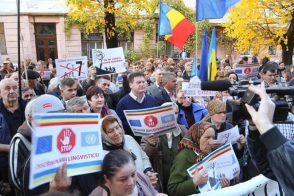 INTERZICEREA limbii române în școlile din Ucraina, amânată. Propunere surprinzătoare la Kiev