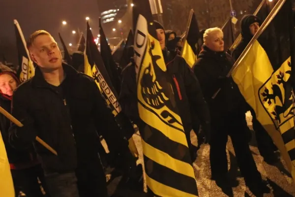 Noi date care pun pe jar Germania: Extremismul de dreapta este în creștere!