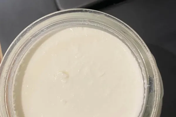 Experiment halucinant: Iaurt ca nou, după 10 luni de la expirare!