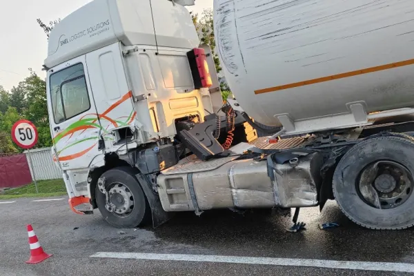 Accident grav - O cisternă cu GPL s-a ciocnit cu un TIR