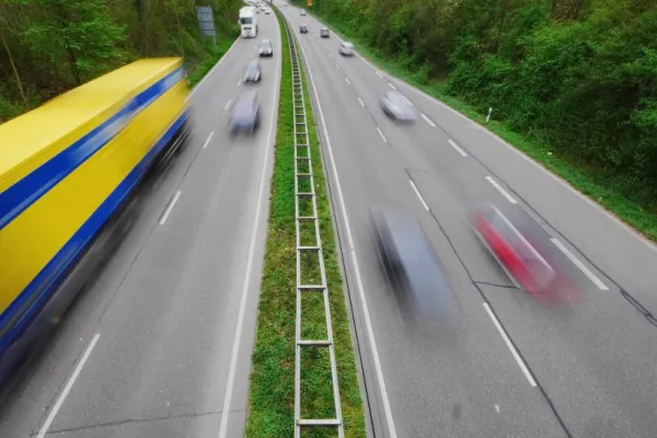 Un român și-a uitat soția pe o autostradă din Germania. Unde și-a găsit, până la urmă, consoarta