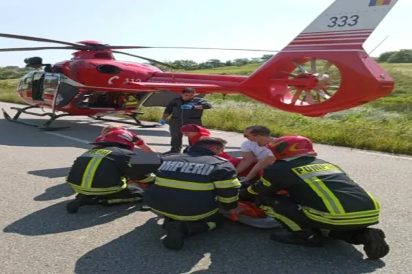 Grav accident rutier în Caraș-Severin: 5 răniți, două victime încarcerate - Intervine elicopterul SMURD