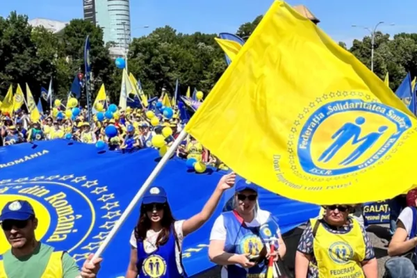 Medicii ies în stradă - Ciolacu își începe mandatul cu proteste de amploare în toată țara
