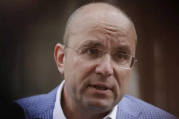 Cozmin Gușă: "Candidatura lui Cîrstoiu, mărul otrăvit pentru Ciolacu". Cine este candidatul care are toate șansele să-l bată pe Nicușor Dan