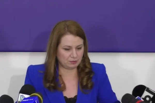 Modificare importantă la examene, propusă de Ligia Deca: Elevii își pot vedea lucrările după afișarea notelor la Evaluarea Națională și Bacalaureat și înainte de eventuale contestații