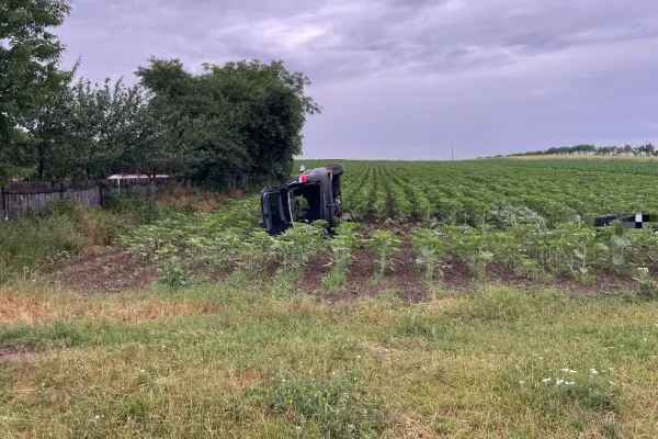 O tânără a fost rănită după o depășire periculoasă. În accident, implicat și un șofer din Ucaina. Ce au descoperit polițiștii