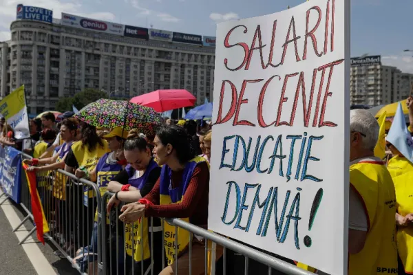 GREVĂ EDUCAȚIE. Sindicatele din învățământ anunță noi proteste în Capitală. Sunt așteptați să participe 20.000 de oameni
