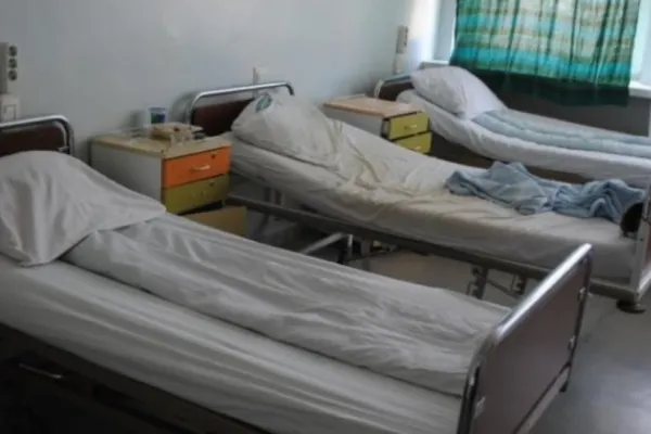 Doi bărbați, internați la Institutul "Matei Balș" cu o boală rară, după ce au mâncat alimente din conservă