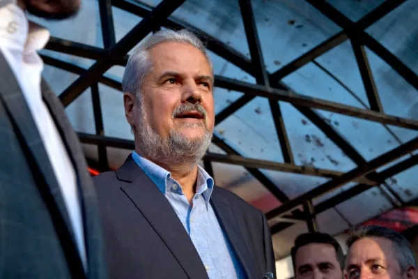 Adrian Năstase dă sfaturi guvernanților: „Renunțați la un submarin francez și măriți salariile profesorilor!”