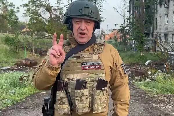 Șeful mercenarilor Wagner critică dur armata rusă dar nu este pedepsit. Cum reușește Prigojin să scape de furia lui Putin
