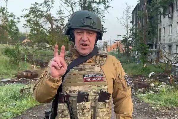 Kremlinul continuă să-l umilească pe Prigojin. Putin l-ar fi chemat la ordine după rebeliune, iar acesta a venit