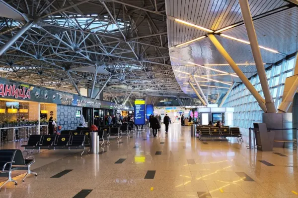 Zboruri deviate pe Aeroportul Vnukovo din Moscova, din „motive tehnice”. Mai multe DRONE interceptate în apropierea capitalei ruse