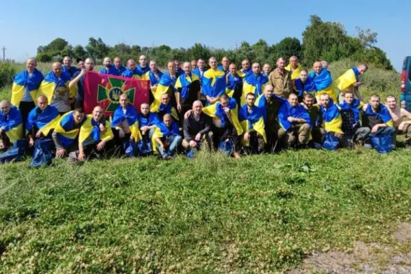 Schimb de 90 prizonieri între Ucraina şi Rusia - 2 copii ucraineni deportați au revenit acasă - Imagini emoționante