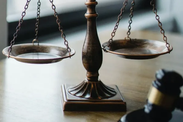 Înalta Curte acuză Guvernul că pune presiune pe justiție și îi reproșează că încearcă să influențeze un proces aflat pe rol