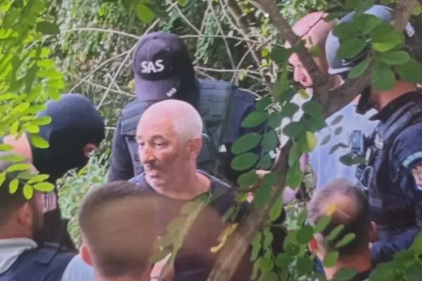 Petre Stăncioi, pistolarul din Gorj, a fost prins. Polițiștii au făcut uz de armamentul din dotare - bărbatul era înarmat - FOTO