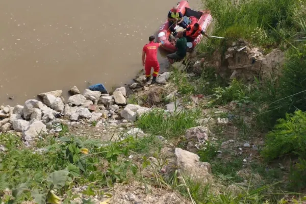 Accident cumplit, 2 tineri au plonjat cu mașina în Someș. MobIlizare uriașă, a fost trimis un elicopter SMURD - FOTO