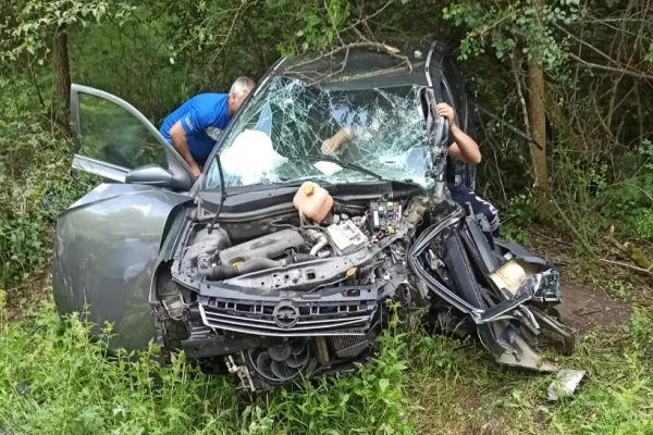 Accident cu 5 victime, între care și un copil de 7 luni, într-o comună din Gorj - FOTO GALERIE