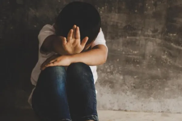 Cinci frați din Galați, bătuți și maltratați de bunici! Timp de 10 ani, minorii au fost supuși la chinuri inimaginabile