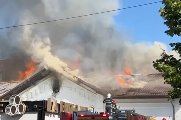 Restaurant celebru din Pitești, mistuit de flăcări: incendiu devastator. Două blocuri din vecinătate, evacuate
