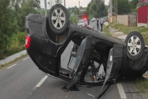 Accident teribil cu 5 victime în județul Galați: O mașină s-a răsturnat și a intrat într-un cap de pod - FOTO