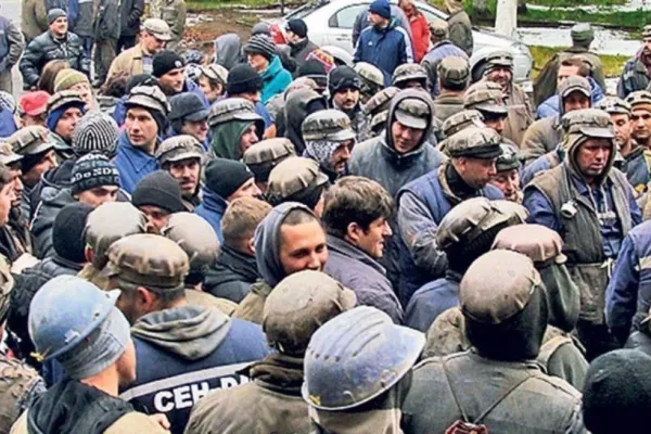 Val de procese pentru RECALCULAREA pensiilor! 1400 de mineri din Valea Jiului vor bani mai mulți