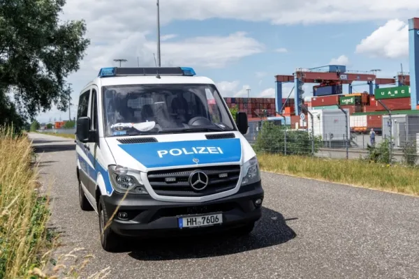 Escrocheria cu lei românești vechi face victime în Germania. Un tânăr a dat 150 de euro pe o hârtie