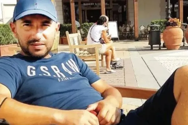 Un şofer român de TIR a murit subit, pe o stradă în Italia, în braţele unui prieten: "Credea că este doar o răceală"