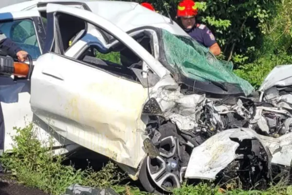 Accident GRAV pe Valea Oltului între o mașină și un TIR: Coliziunea violentă pe DN7 a ucis un bărbat de 60 de ani - Traficul e blocat