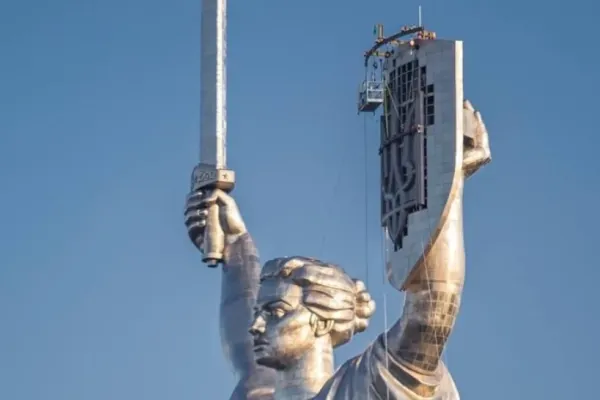 Război în Ucraina, ziua 530: Ucraina a scos simbolurile sovietice de pe un monument din Kiev. Cum decurg ostilitățile pe front - LIVE TEXT