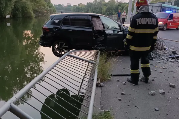 Un copil de 13 ani a furat mașina familiei și a provocat un accident în București - În autoturism se mai afla încă un minor