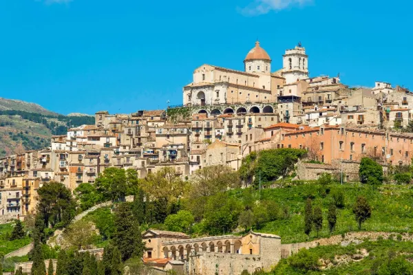 Localitatea din Italia care DĂ BANI oricui vrea să se mute acolo. 5.000 de euro pe loc și oportunitatea unui nou început