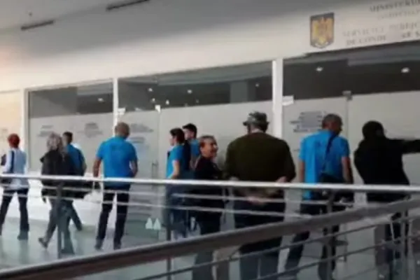 Descinderi la Serviciul Permise și Înmatriculări din Arad! SURSE: Polițiști și examinatori, vizați într-un dosar de mită - VIDEO