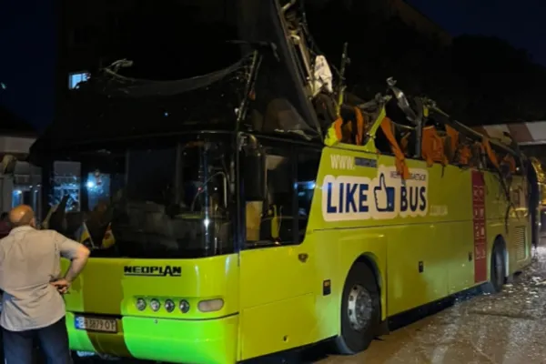 Accident Năvodari. Dosar penal după ce un autocar cu cetățeni ucraineni a lovit un limitator de înălțime - 8 răniți, în spital