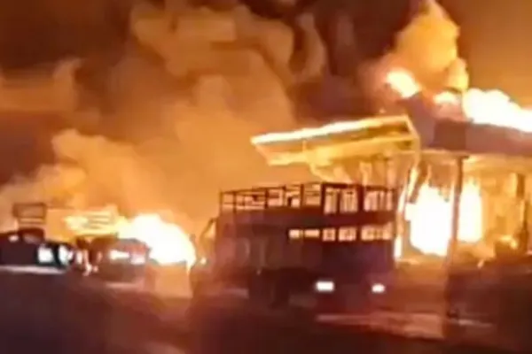 Explozie urmată de un incendiu la o benzinărie din Rusia: 27 de morți, printre care și 3 copii, şi zeci de răniţi - Imagini apocaliptice - VIDEO