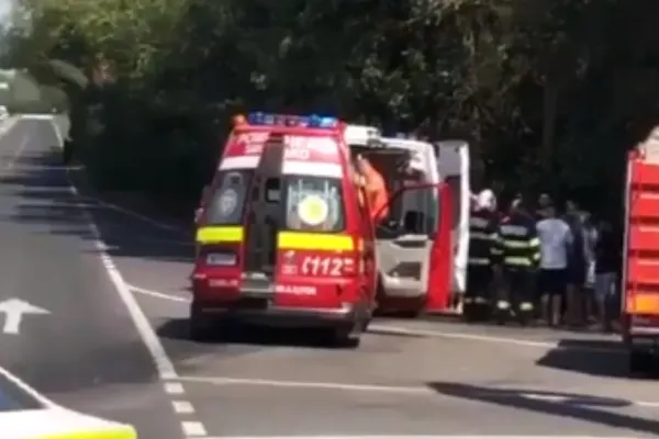 Microbuz implicat într-un accident rutier grav în apropiere de Neptun. 6 răniți -  A fost solicitat elicopterul SMURD - VIDEO