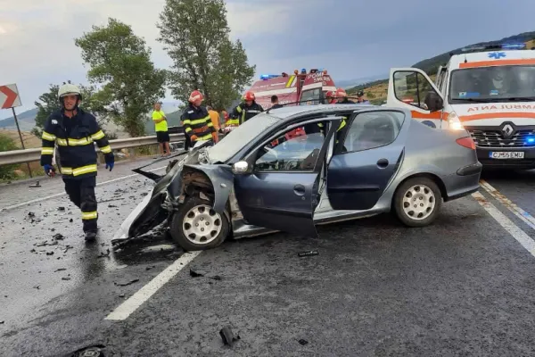 Tragedie la Dumbrava, județul Cluj - Accident violent în care o femeie a murit pe loc și un bărbat a ajuns la spital cu politraumatisme