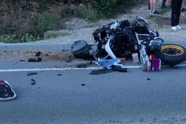 Imagini șocante de la accidentul de motocicletă din Alba: un arhitect, ucis de un utilaj forestier. TAF-ul a ieșit în drum la indicațiile unui alt șofer