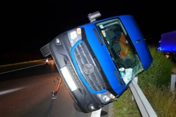 Un autocar românesc a făcut accident pe o autostradă din Ungaria - O persoană a murit pe loc