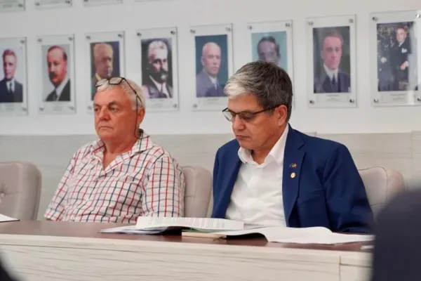 Sindicatele din Finanțe își amână protestele după consultări cu ministrul Finanțelor - Ce le-a promis Marcel Boloș