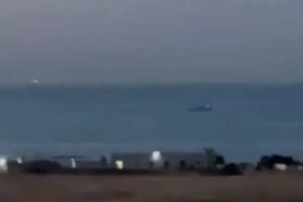 Ucraina a atacat cu drone o bază navală rusă în apropiere de Novorossiisk. Moscova susţine că a doborât 13 drone şi în Crimeea - VIDEO