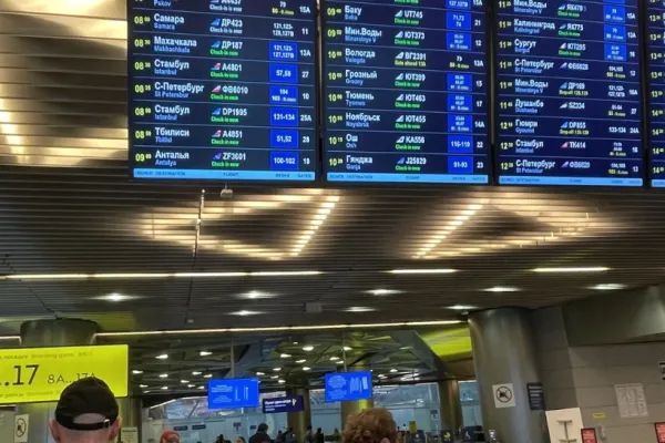 Panică pe aeroportul Vnukovo din Moscova: Zboruri suspendate, autoritățile invocă „raţiuni în afara controlului”