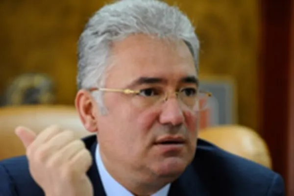 Răsturnare de situație: „Pensionarii" lăsați fără bijuteriile de 650.000 de euro în aeroportul din Munchen erau Adriean Videanu și soția. Detaliul care a alertat vameșii