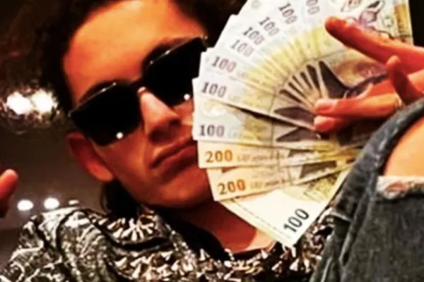 Cine sunt copiii de bani gata cu care a petrecut Vlad Pascu în Vama Veche, înainte de accidentul îngrozitor: "S-a deschis un nou dosar penal pentru consum și deținere de droguri"