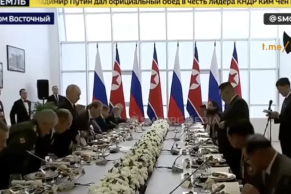 Desfăț culinar la dineul oferit de Vladimir Putin, la Cosmodromul Vostocini - Cu ce bunătăți l-a tratat pe Kim Jong Un - VIDEO