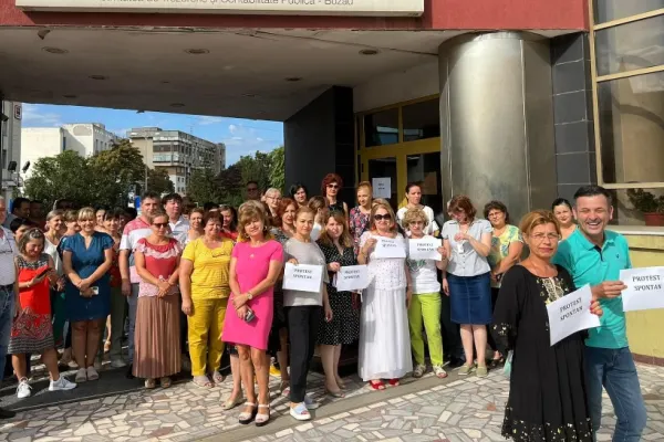 Proteste ale angajaţilor din Finanţe în opt judeţe - Sindicaliștii pregătesc declanşarea grevei