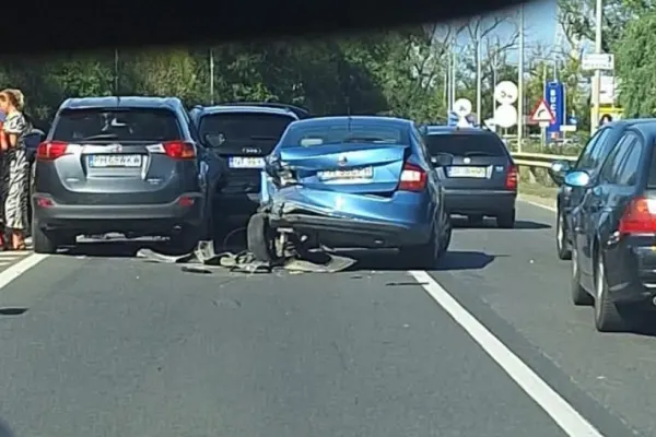 Accident cu 5 mașini în Bucov. 12 persoane rănite, SMURD în alertă!