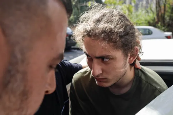 Accidentul de la 2 mai. Vlad Pascu, şoferul drogat care a omorât doi tineri, vrea să fie eliberat din arest