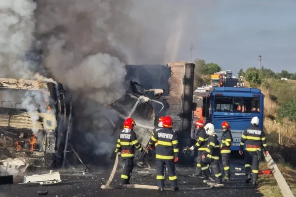 Accident grav, în Teleorman: două autocare și un TIR, în flăcări: 4 victime - VIDEO
